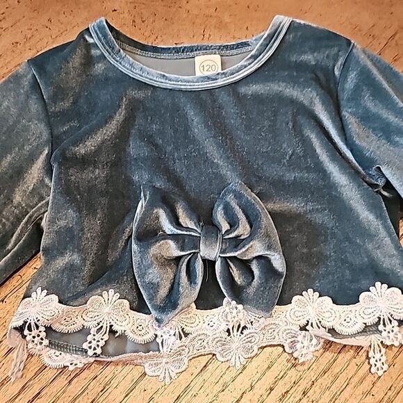 Velvet long sleeve flare top and high waisted bell bottom pants set size 4/5 - Picture 2 of 13